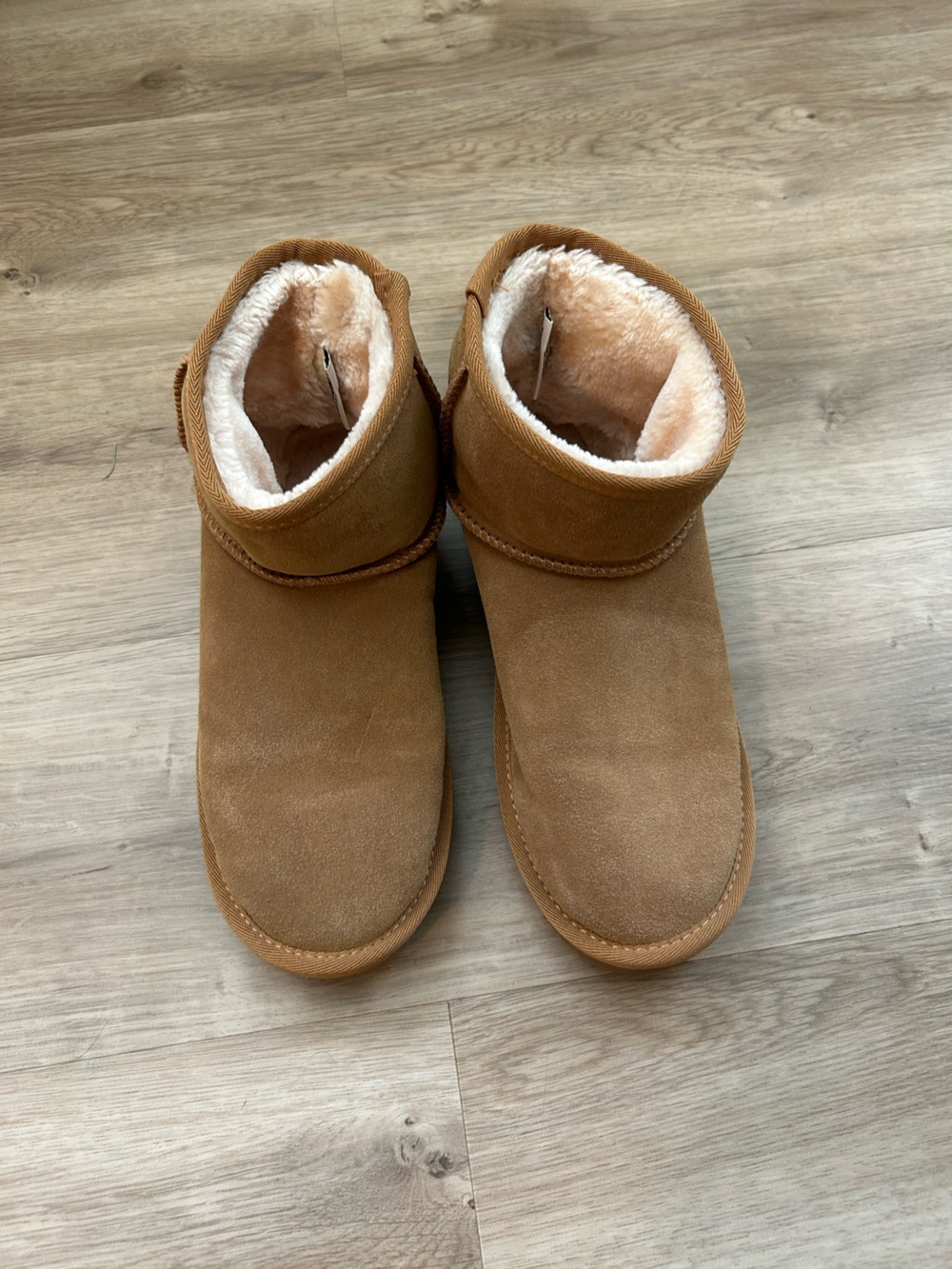 Cushionaire suede fur boots